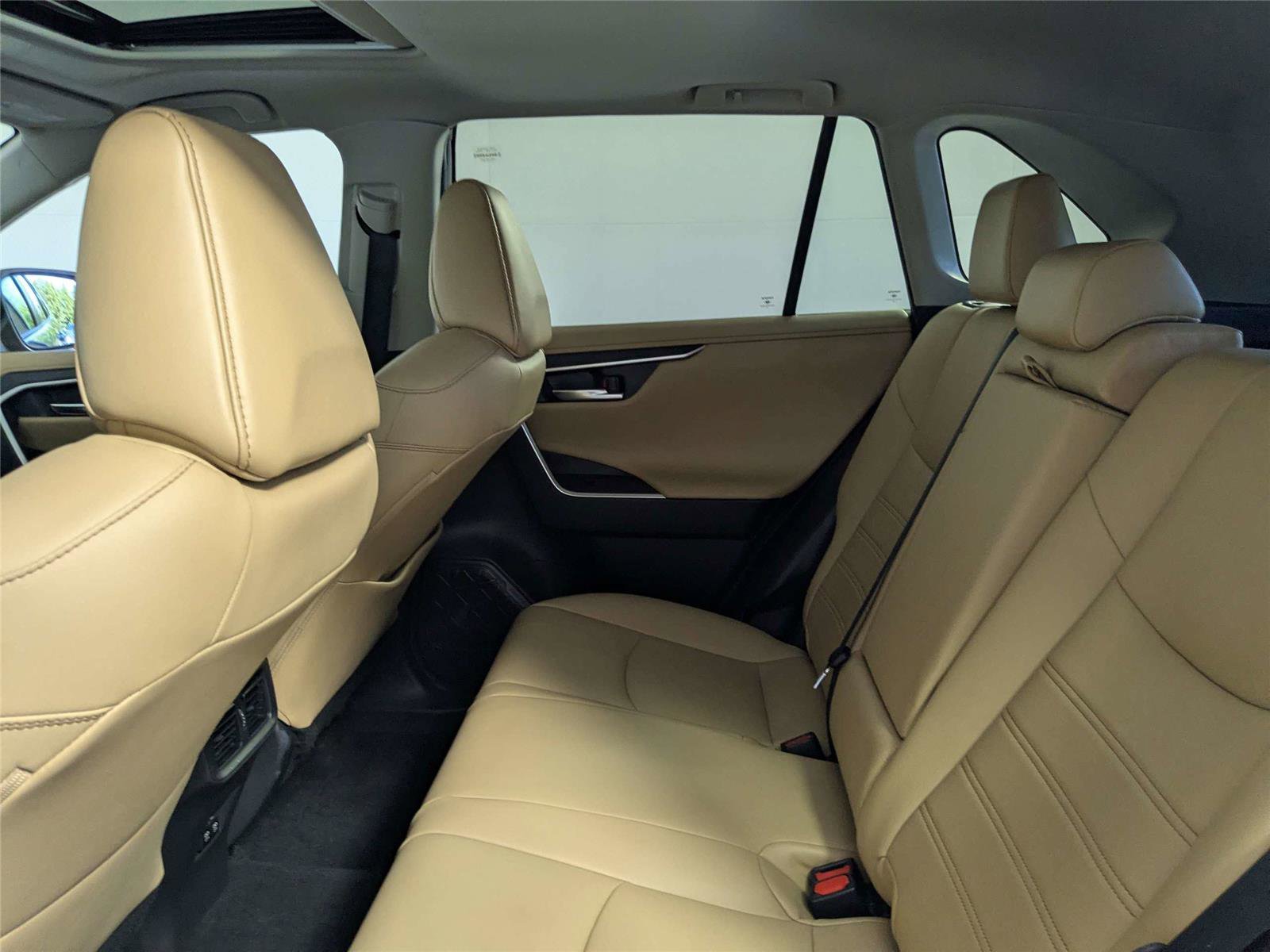 Used 2020 Toyota RAV4 Limited FWD image 38