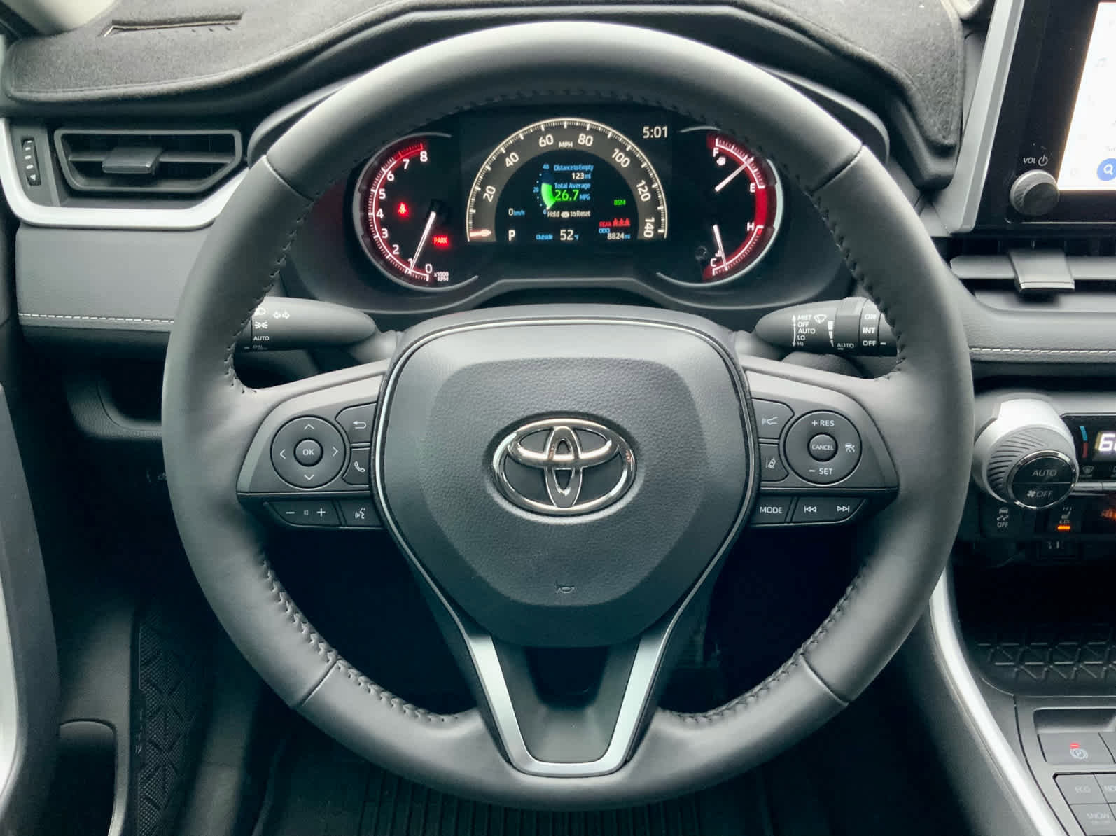 Used 2025 Toyota RAV4 XLE w/ Convenience Package image 38