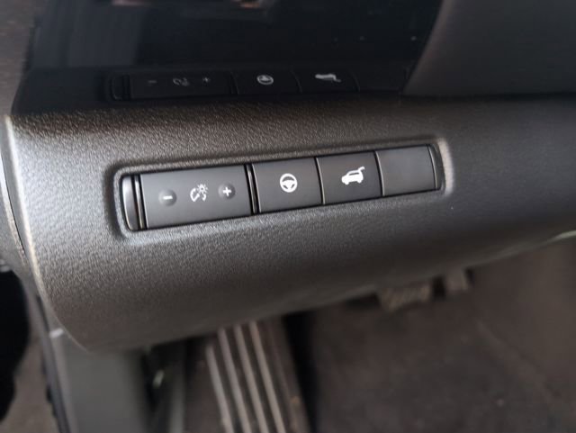 New 2025 Nissan Pathfinder SV image 17