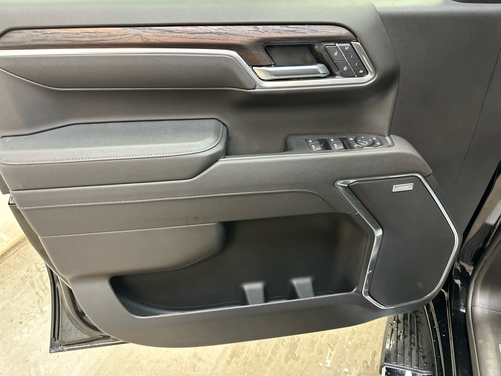 New 2026 GMC Sierra 1500 SLT w/ SLT Convenience Package image 19