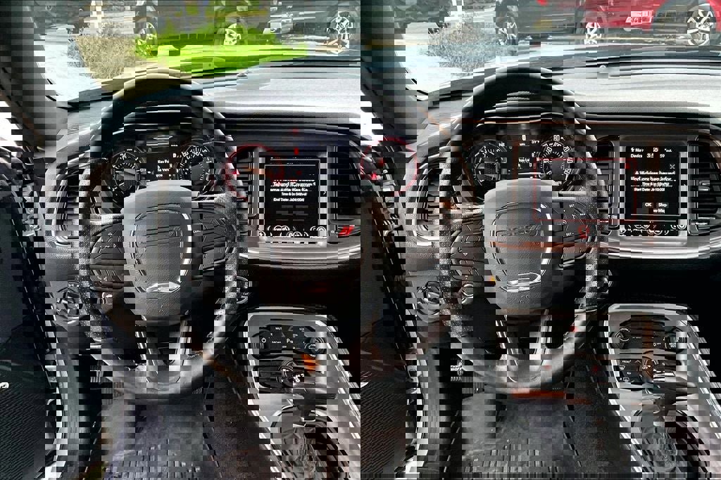 Used 2022 Dodge Challenger SXT w/ Driver Convenience Group image 4