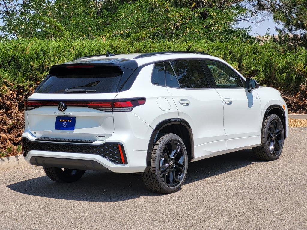 New 2026 Volkswagen Tiguan SE R-Line AWD/4WD image 4