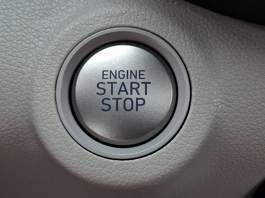 Used 2026 Hyundai Venue SEL FWD image 27