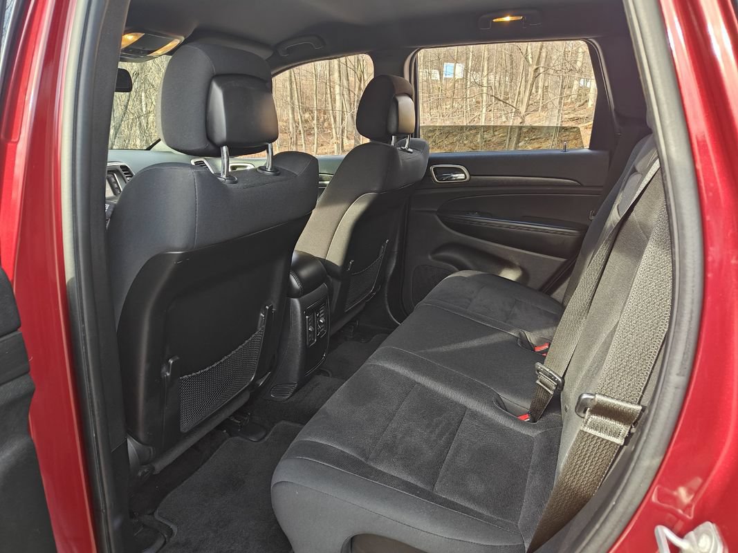 Used 2015 Jeep Grand Cherokee Laredo w/ Quick Order Package 23E AWD/4WD image 13