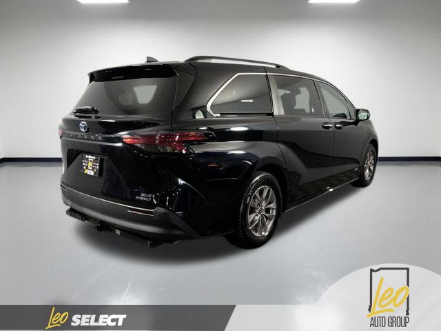 Used 2021 Toyota Sienna XLE FWD image 5