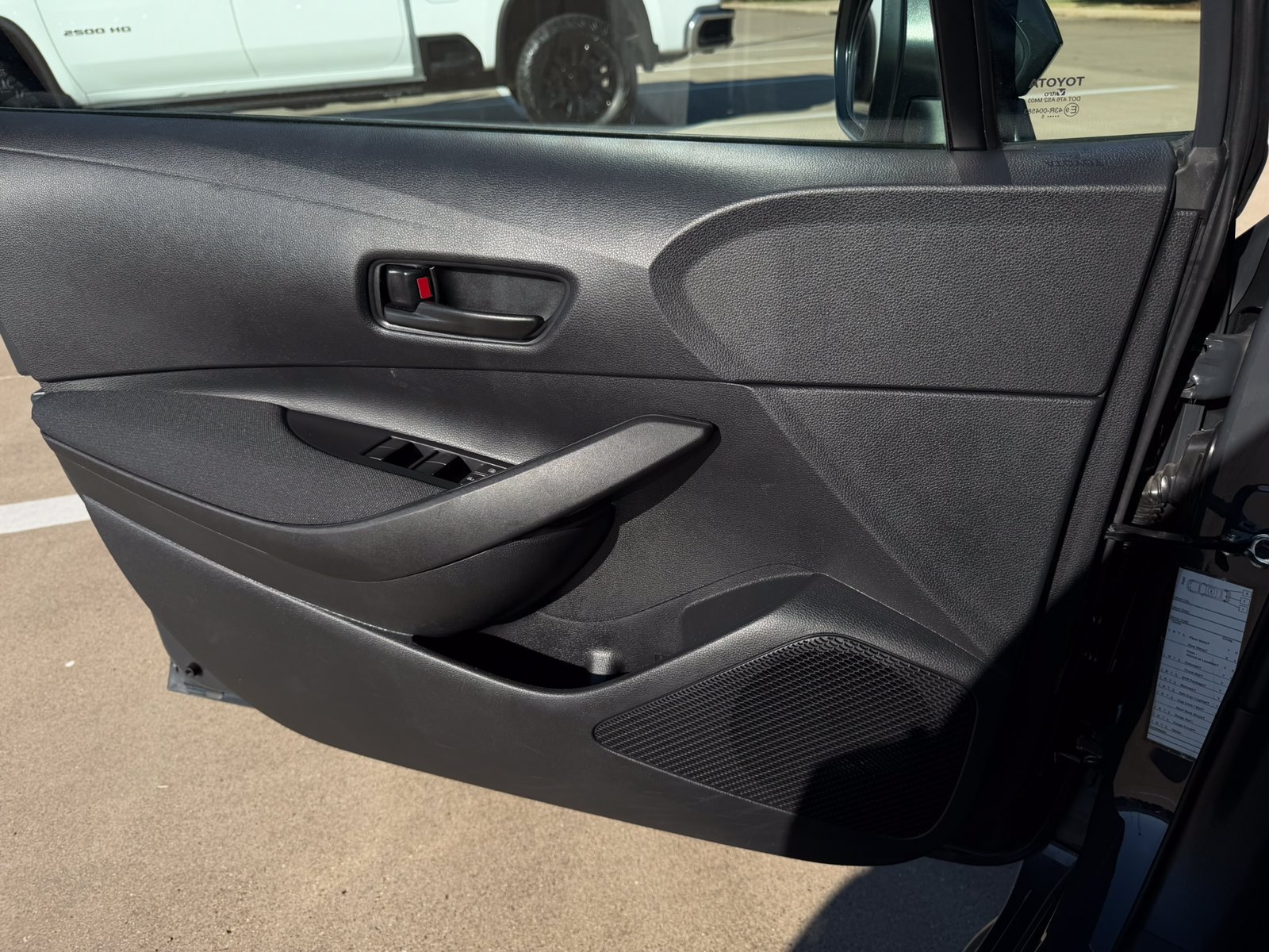 Used 2025 Toyota Corolla LE FWD image 25