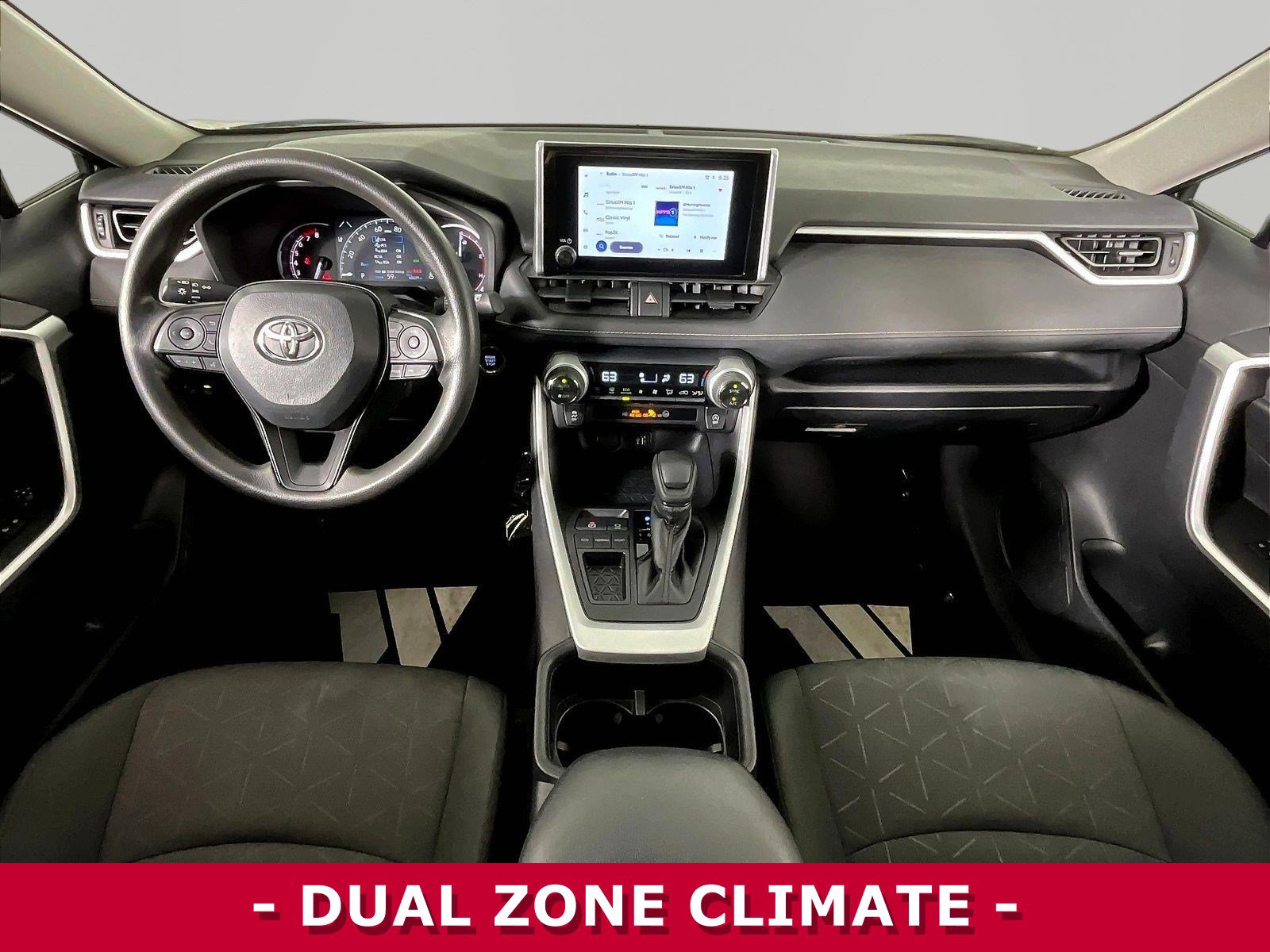 Used 2024 Toyota RAV4 XLE FWD image 7