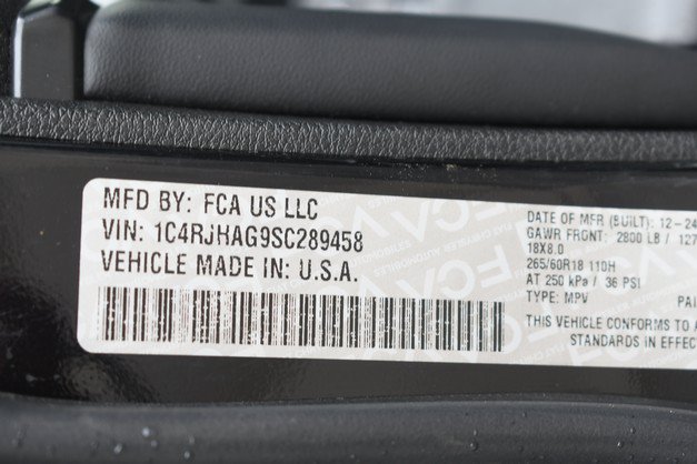 Used 2025 Jeep Grand Cherokee Altitude AWD/4WD image 33