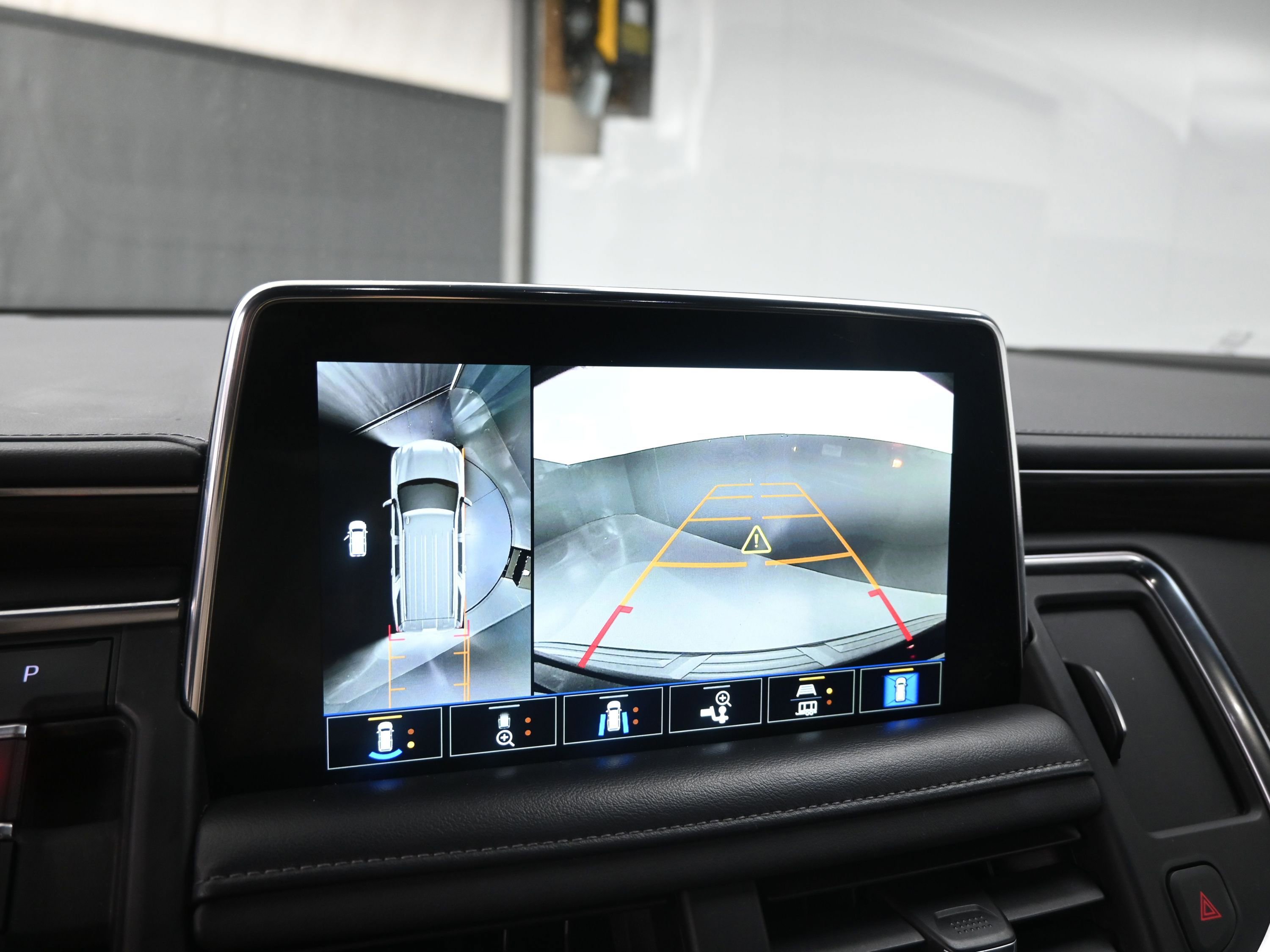 Used 2021 Chevrolet Tahoe Z71 w/ Luxury Package image 13