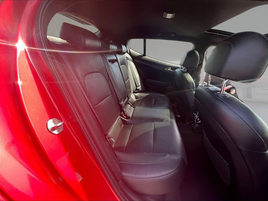 Used 2018 Kia Stinger GT1 AWD/4WD image 25