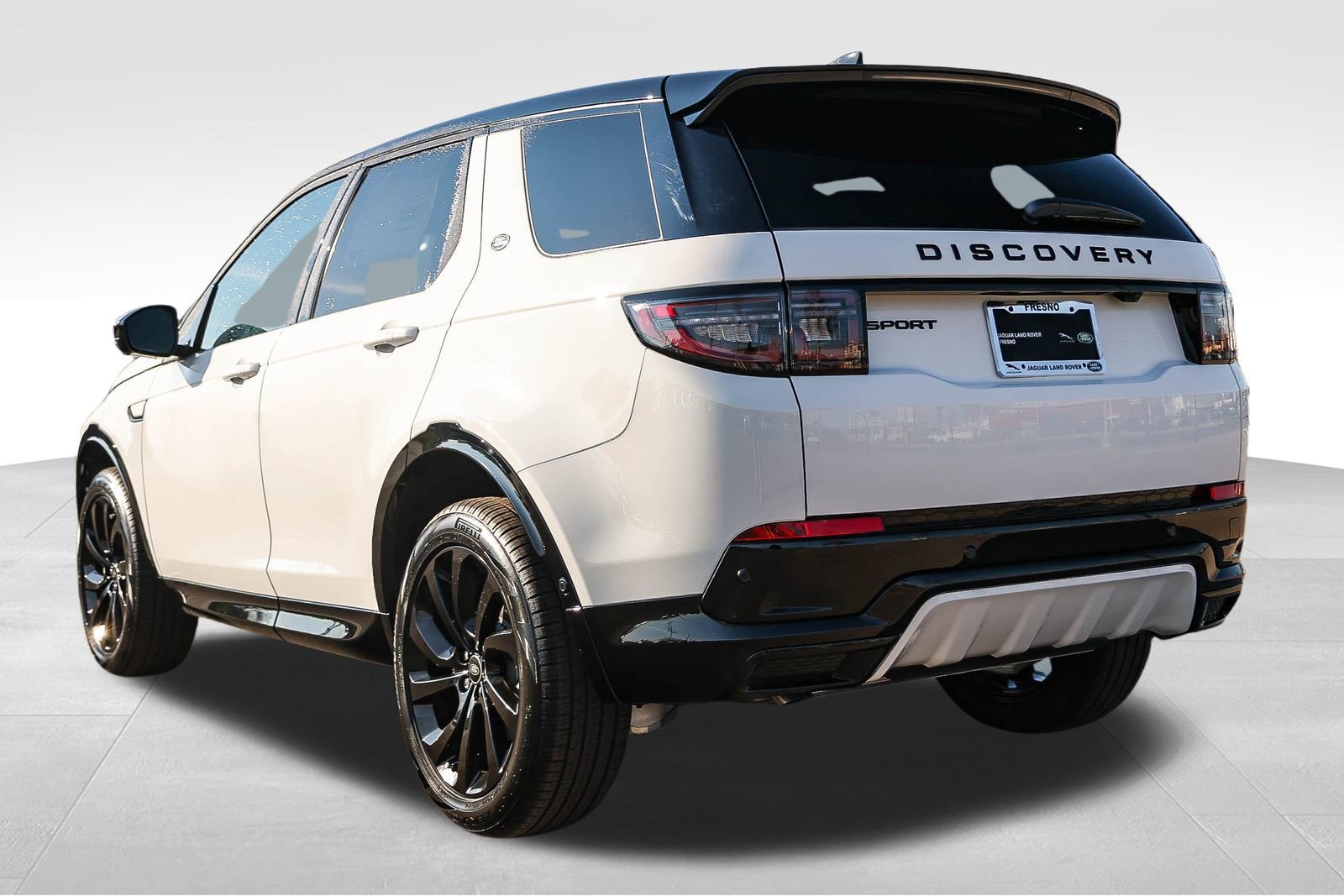 New 2025 Land Rover Discovery Sport Dynamic SE image 7
