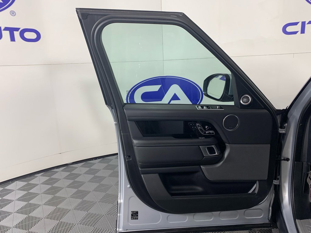 Used 2019 Land Rover Range Rover HSE image 12