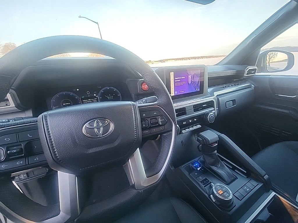 Used 2025 Toyota Tacoma TRD Off-Road image 33