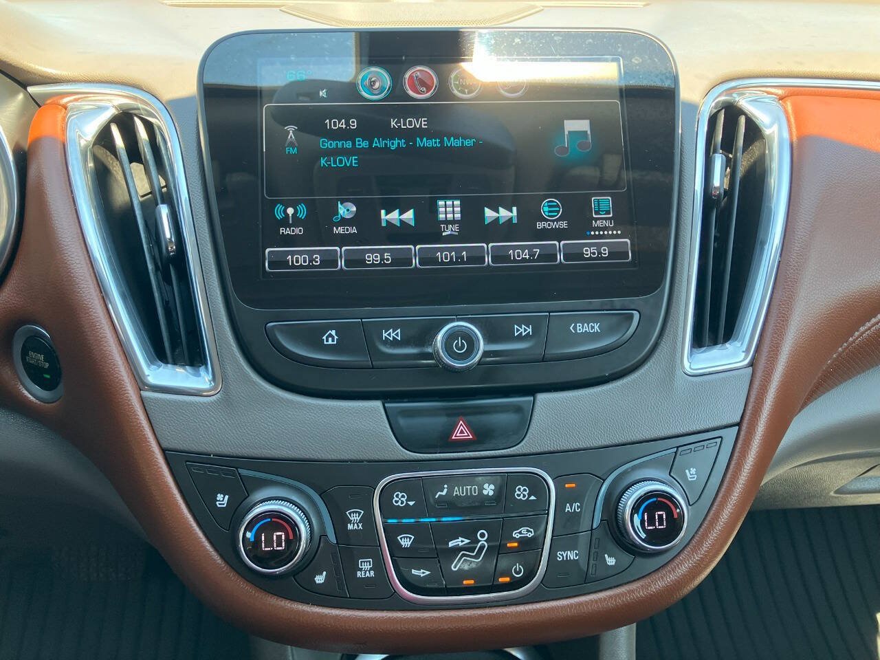 Used 2016 Chevrolet Malibu Premier FWD image 19