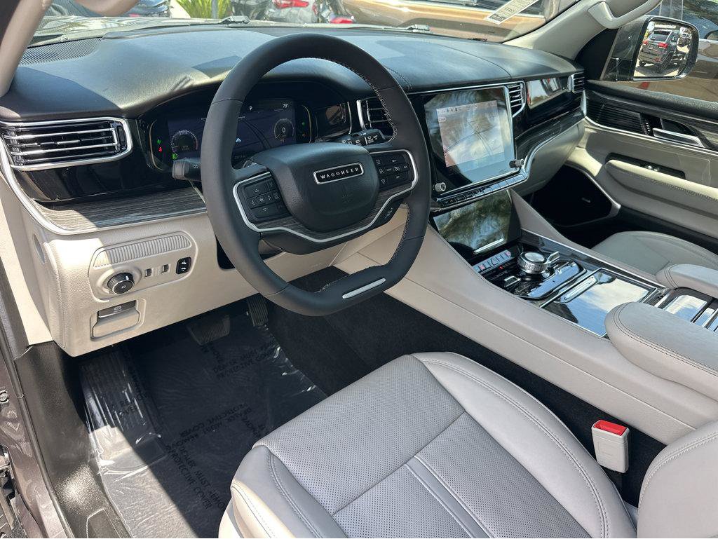 Used 2022 Jeep Wagoneer Series III w/ Premium Group I AWD/4WD image 16