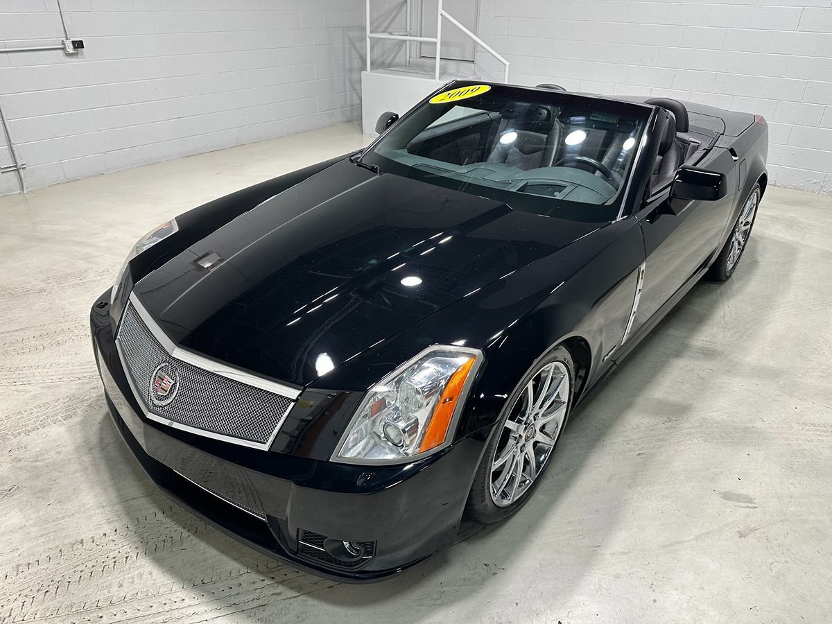Used 2009 Cadillac XLR V RWD image 22
