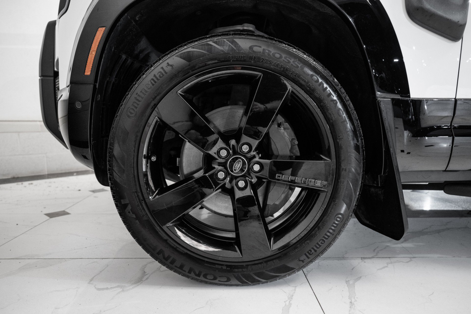 Used 2022 Land Rover Defender 110 X-Dynamic SE image 18