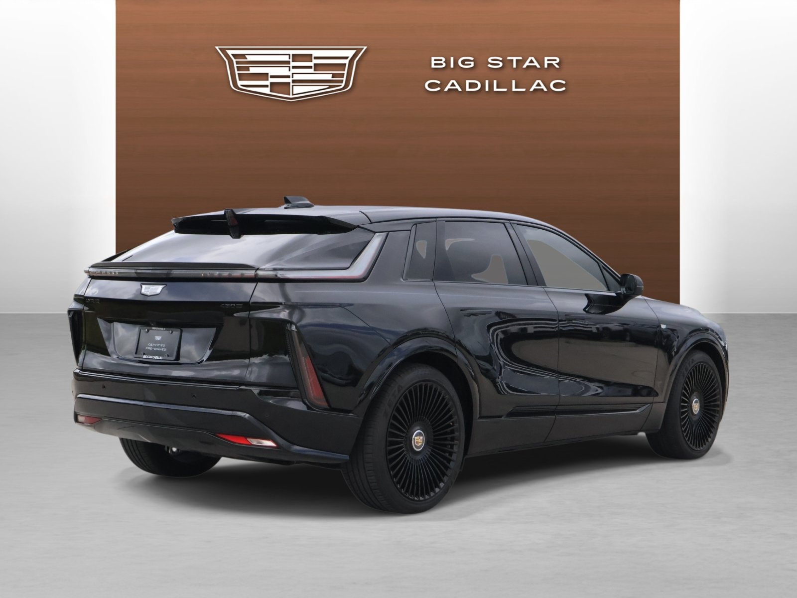 Certified 2026 Cadillac Lyriq Luxury w/ LPO, Floor Liner Package RWD image 5