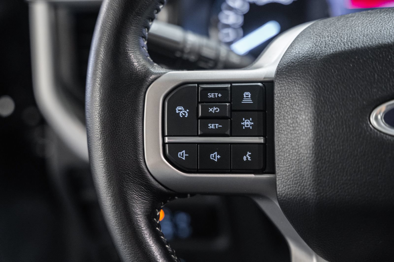 Used 2023 Ford Expedition XLT AWD/4WD image 39