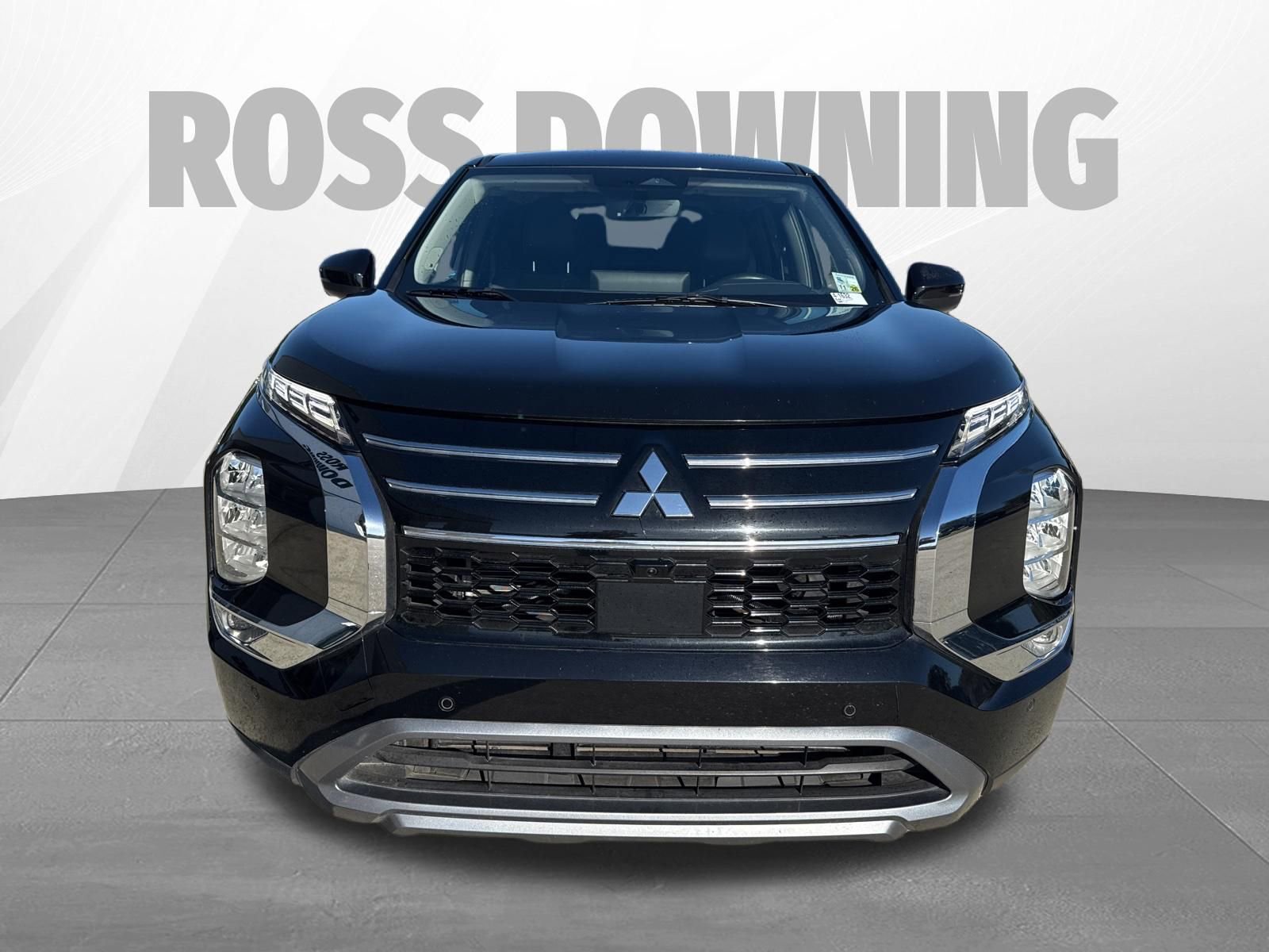 Used 2025 Mitsubishi Outlander SE image 10