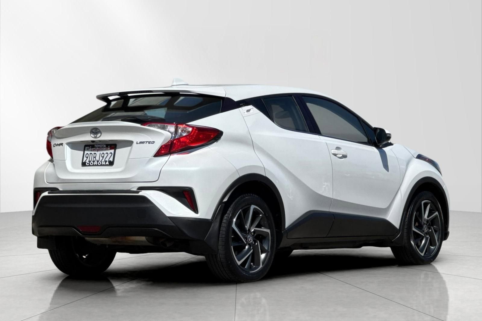 Used 2022 Toyota C-HR Limited FWD image 3