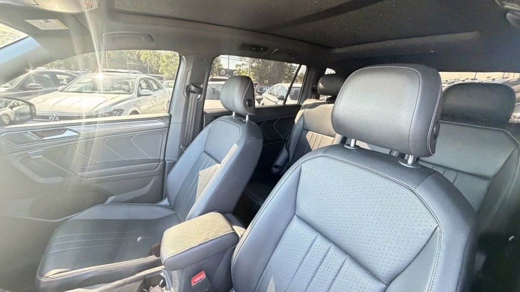 Used 2023 Volkswagen Tiguan SE R-Line FWD image 18