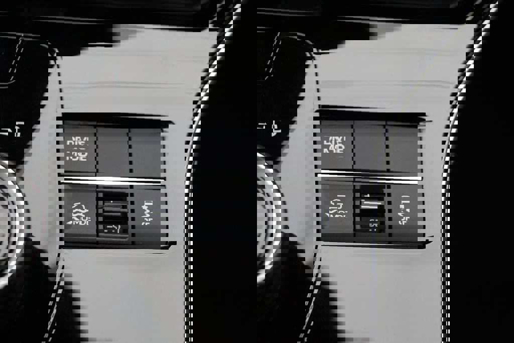 Used 2024 Subaru Solterra Premium image 24