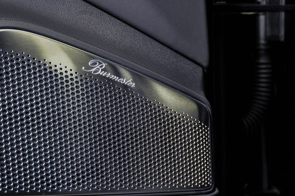 New 2026 Porsche Macan Turbo Electric image 27