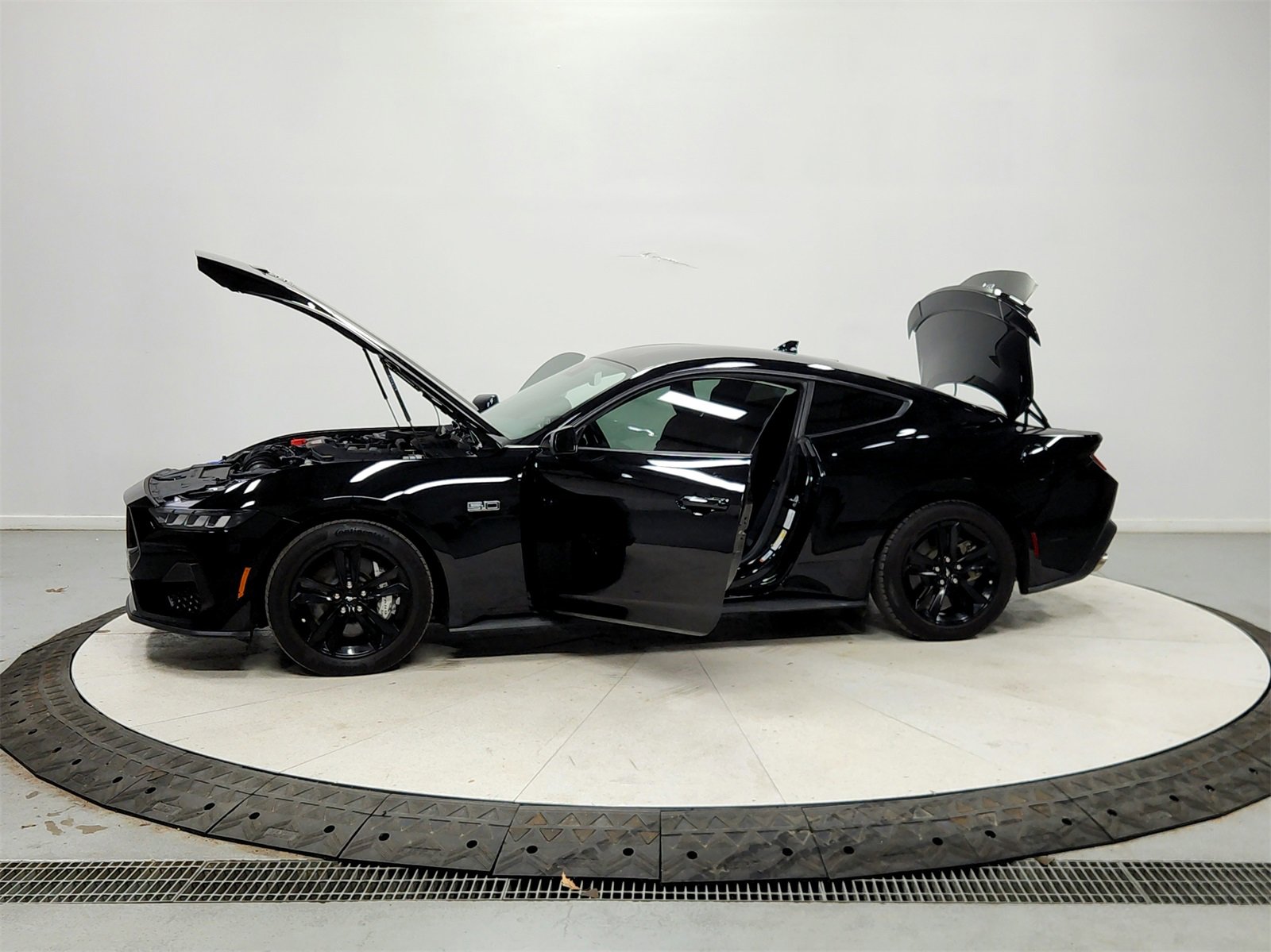 Used 2024 Ford Mustang GT image 12