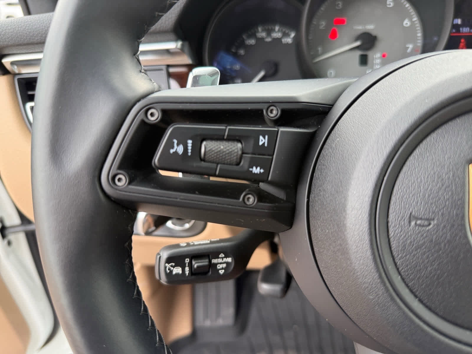 Used 2023 Porsche Macan S image 22