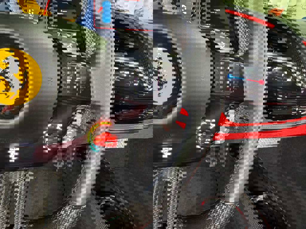 Used 2023 Ferrari SF90 Spider image 25