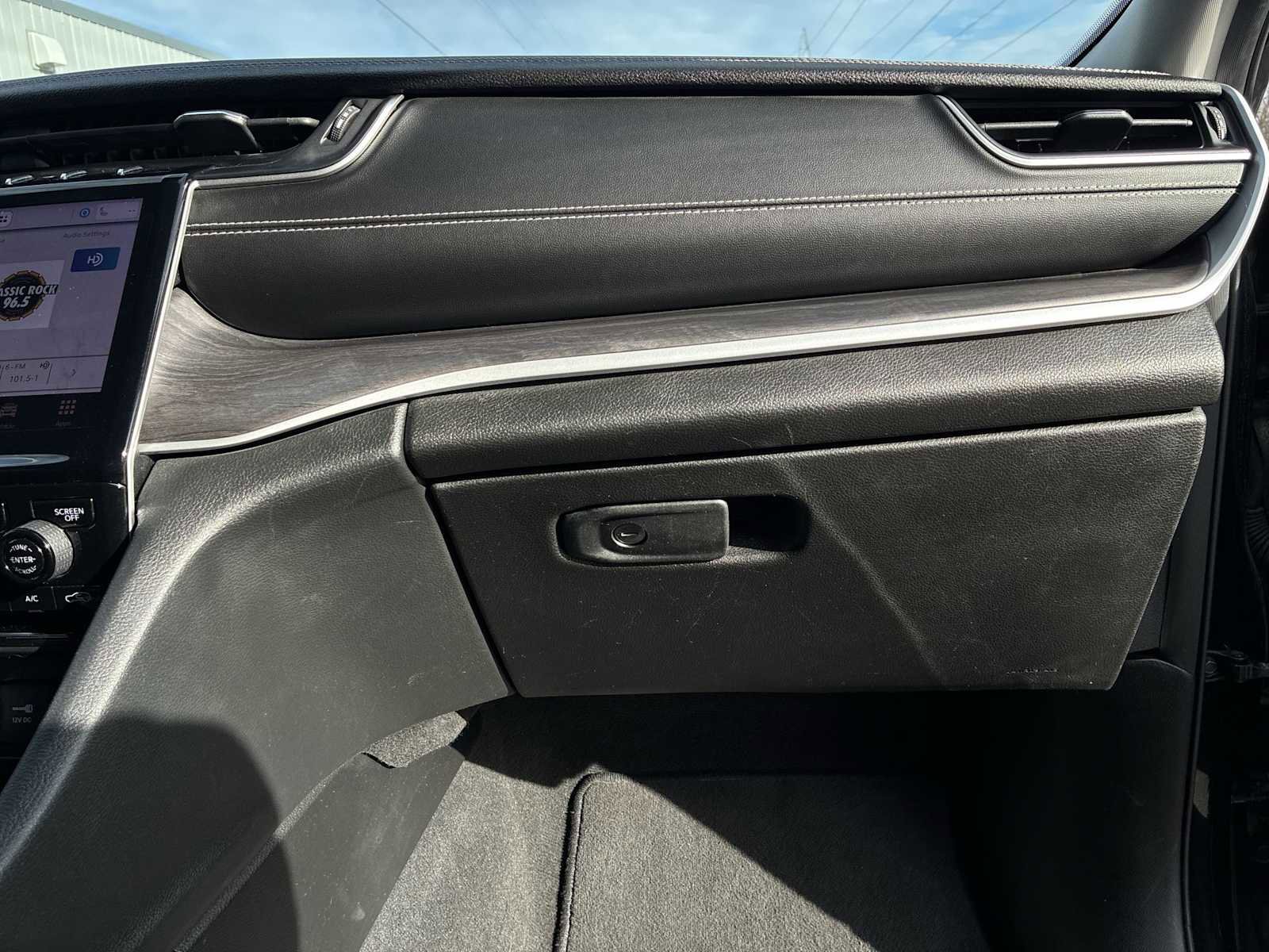 Used 2023 Jeep Grand Cherokee Limited image 30