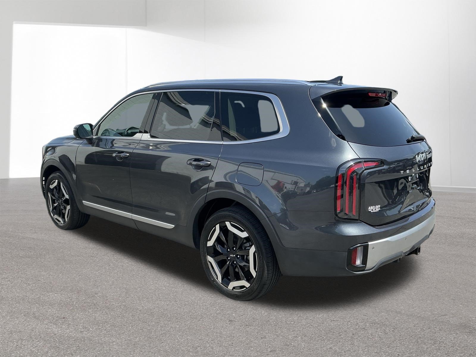 Certified 2024 Kia Telluride EX w/ EX Captain's Chair Package AWD/4WD image 5