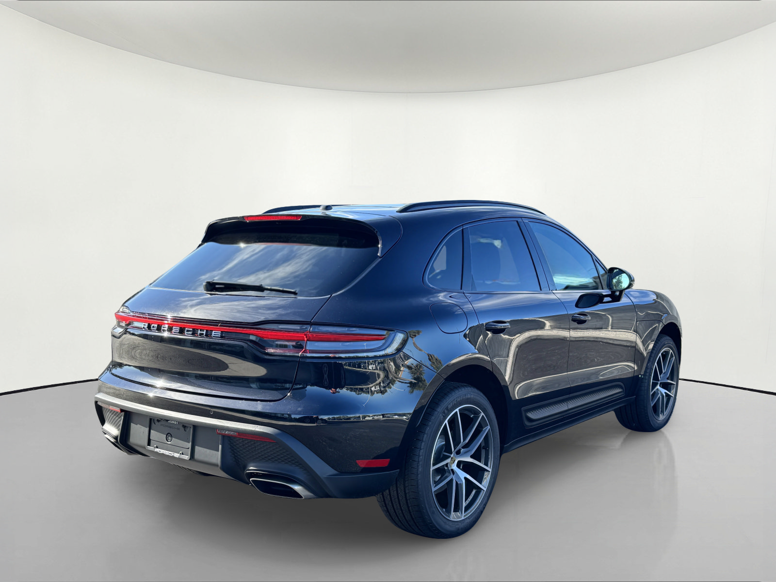 New 2025 Porsche Macan AWD/4WD image 6