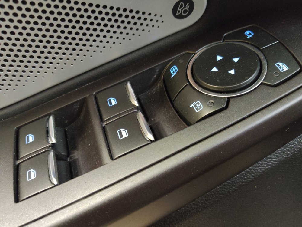 Used 2020 Ford Explorer ST w/ Premium Technology Package image 27