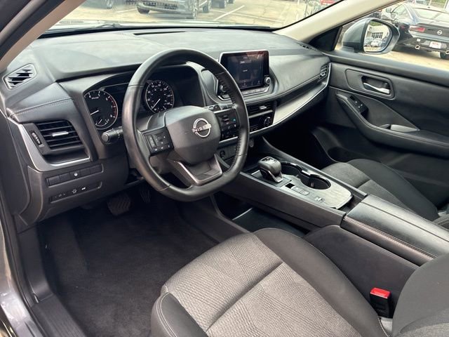 Used 2025 Nissan Rogue SV image 18