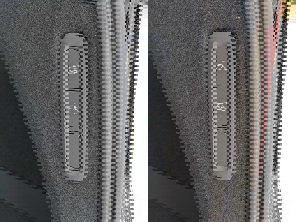 New 2026 Volvo XC90 T8 Ultra w/ Protection Package Premier AWD/4WD image 14