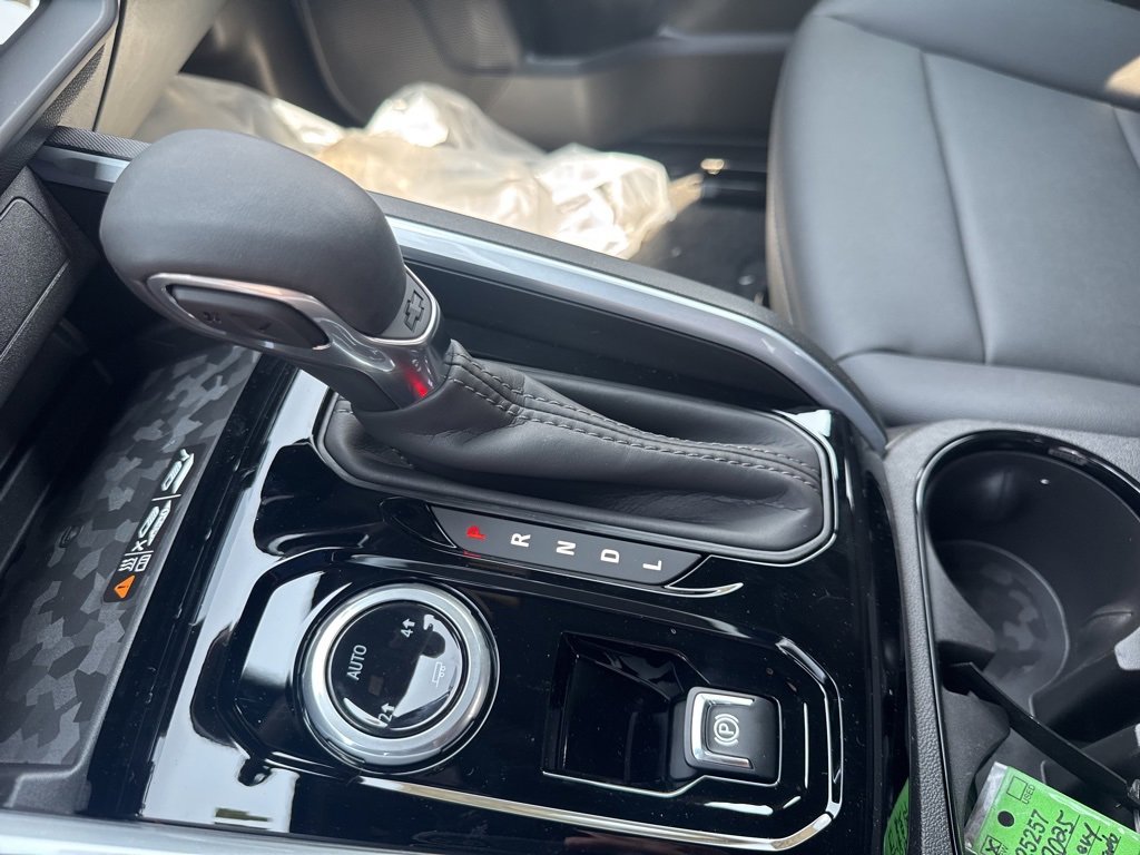 New 2025 Chevrolet Colorado LT w/ LT Convenience Package image 18