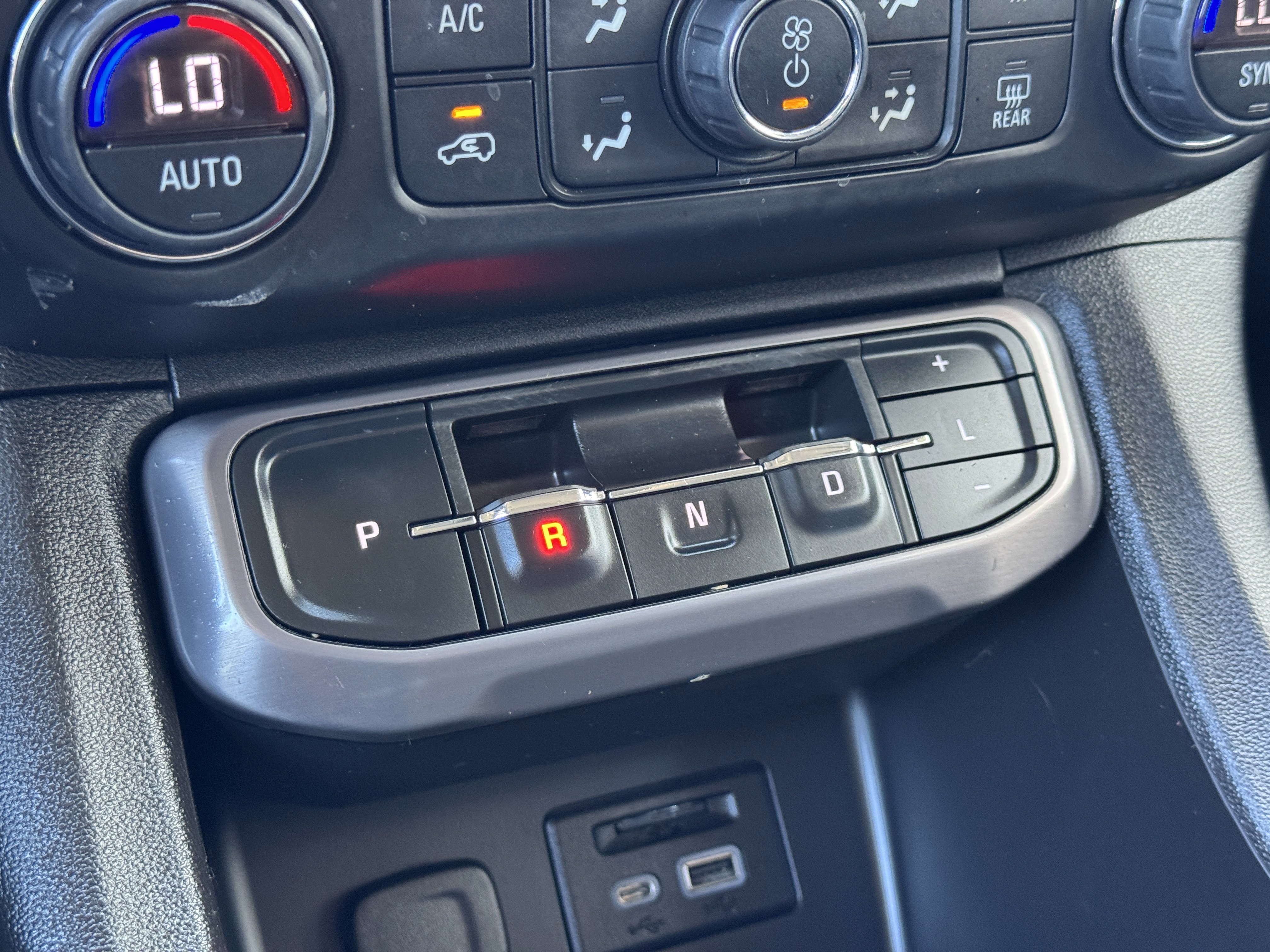 Certified 2020 GMC Acadia AT4 image 31
