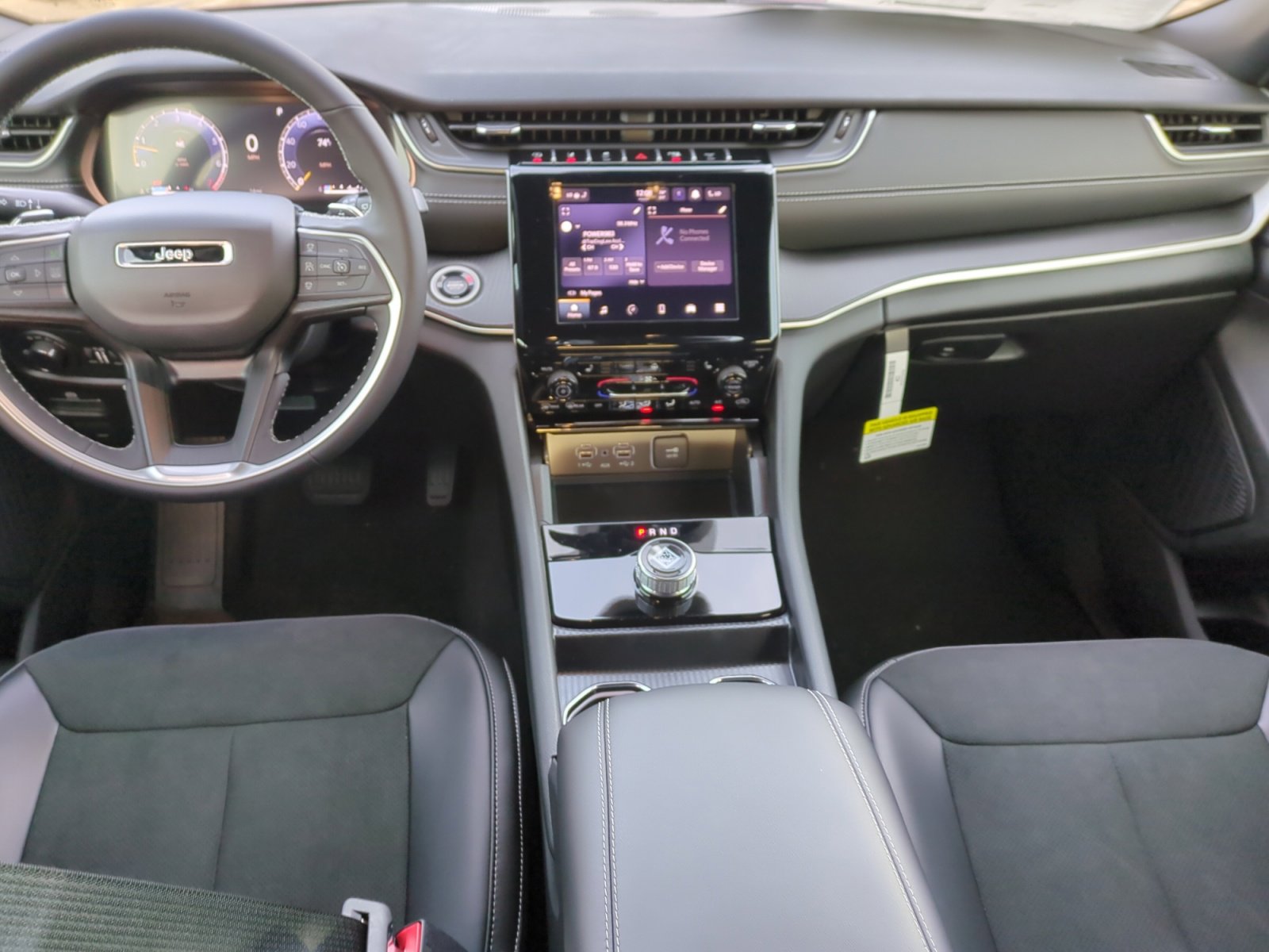 New 2025 Jeep Grand Cherokee Altitude image 20