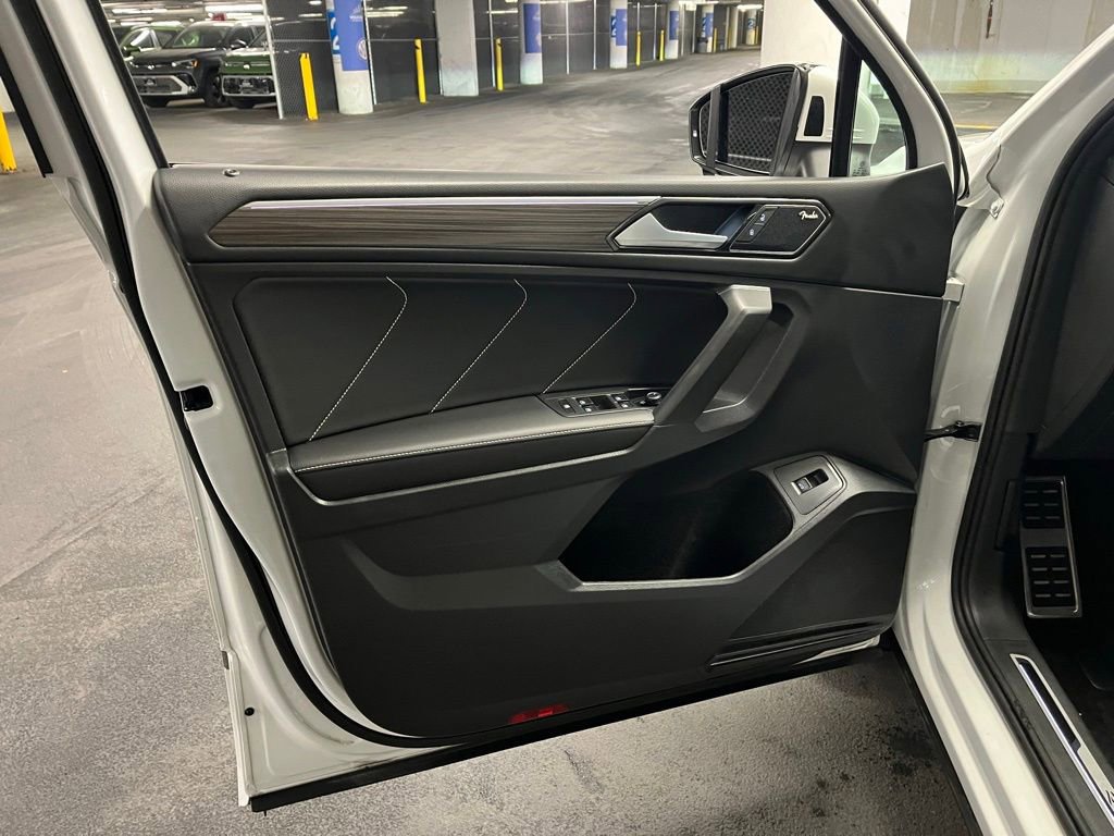 Used 2022 Volkswagen Tiguan SEL R-Line image 16