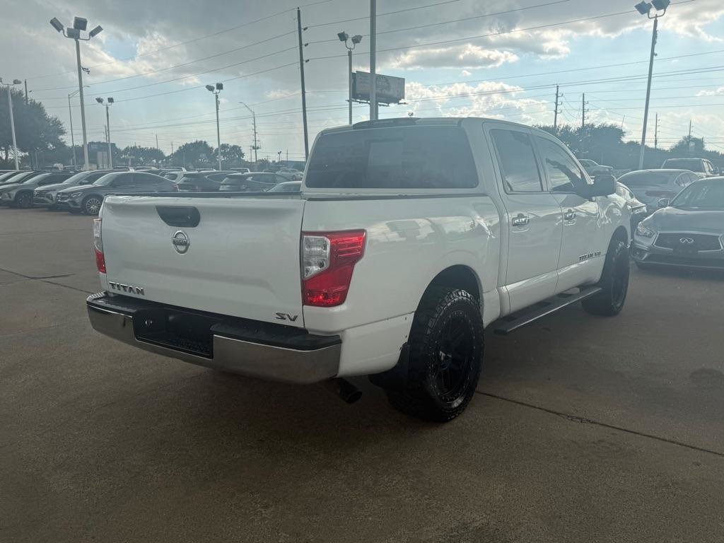 Used 2018 Nissan Titan SV RWD image 7