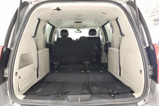 Used 2020 Dodge Grand Caravan SE image 28