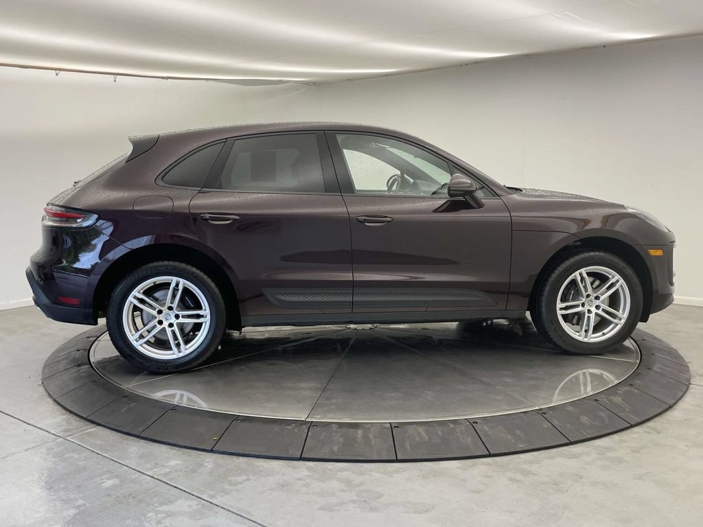 Certified 2023 Porsche Macan AWD/4WD image 8