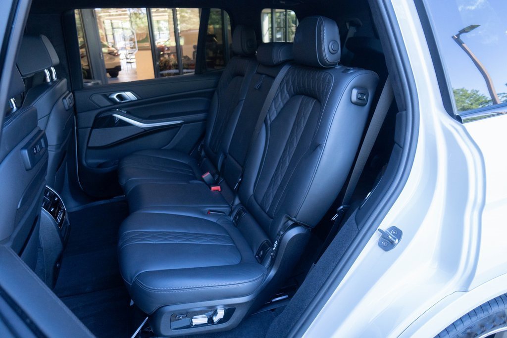 Used 2020 BMW X7 M50i w/ Dynamic Handling Package image 20