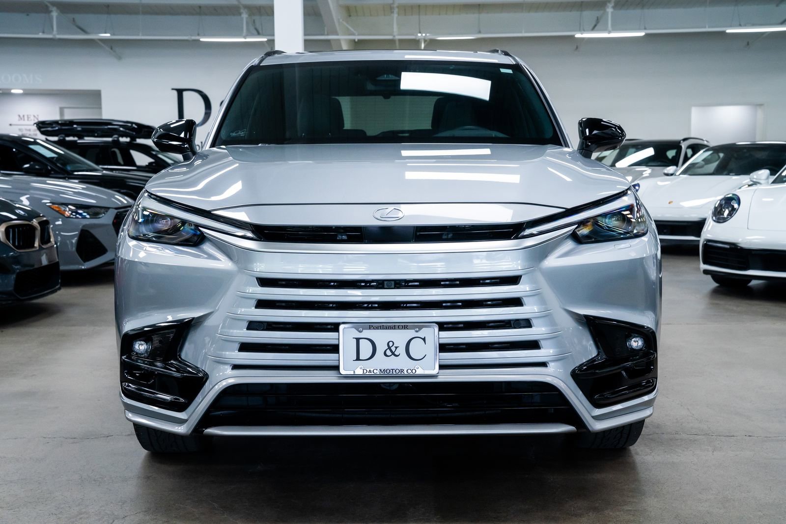 Used 2024 Lexus TX 500h AWD w/ Technology Package image 2