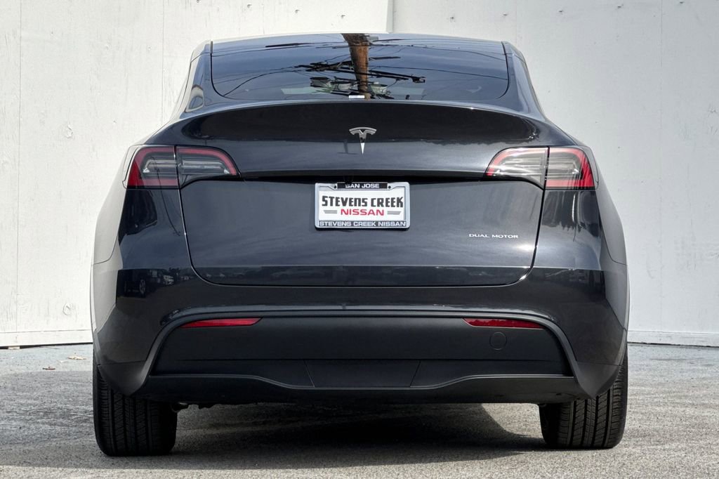 Used 2025 Tesla Model Y Long Range image 4