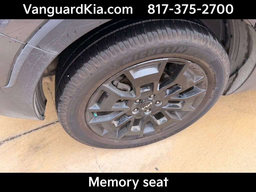 Certified 2022 Kia Telluride SX w/ Nightfall Edition Package AWD/4WD image 10