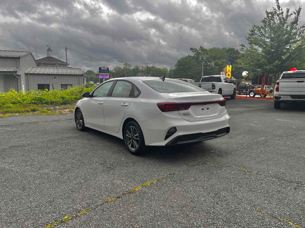 Used 2023 Kia Forte LXS image 5