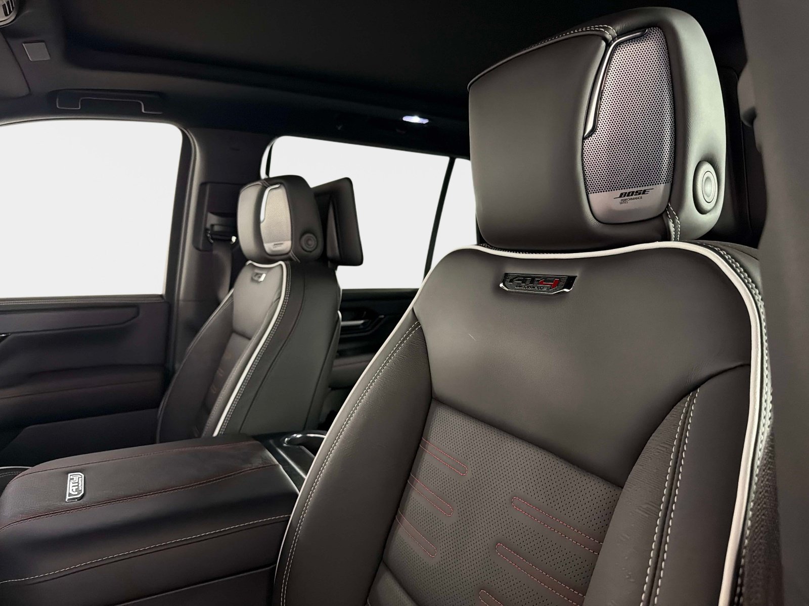 Used 2026 GMC Yukon AT4 Ultimate w/ LPO, Floor Liner Package AWD/4WD image 40
